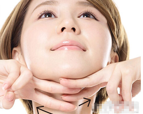 妆前塑颜小心机 天天操练晋升紧致小脸