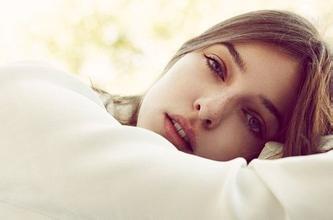 干皮妹分年龄段呵护问题肌