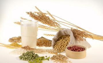 早餐来杯杂粮豆浆 4种美味精神一整天