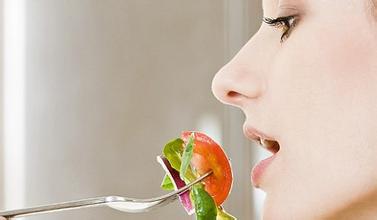 看看减肥专家是怎样坚持饮食及运动计划的！