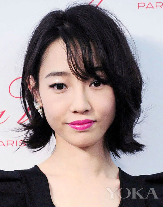 Angelababy唐嫣示范粉唇妆 七夕就是要桃花