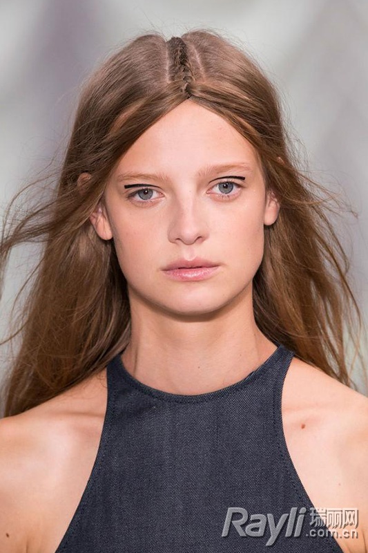 2015新潮流“刺青妆” 你敢不敢尝试？