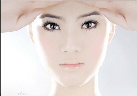 给肌肤减负 夏季精简保养法